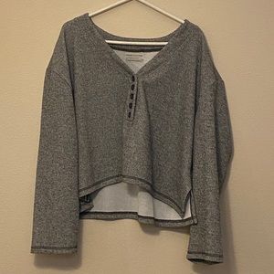 URBAN OUTFITTERS CROP SWEATER